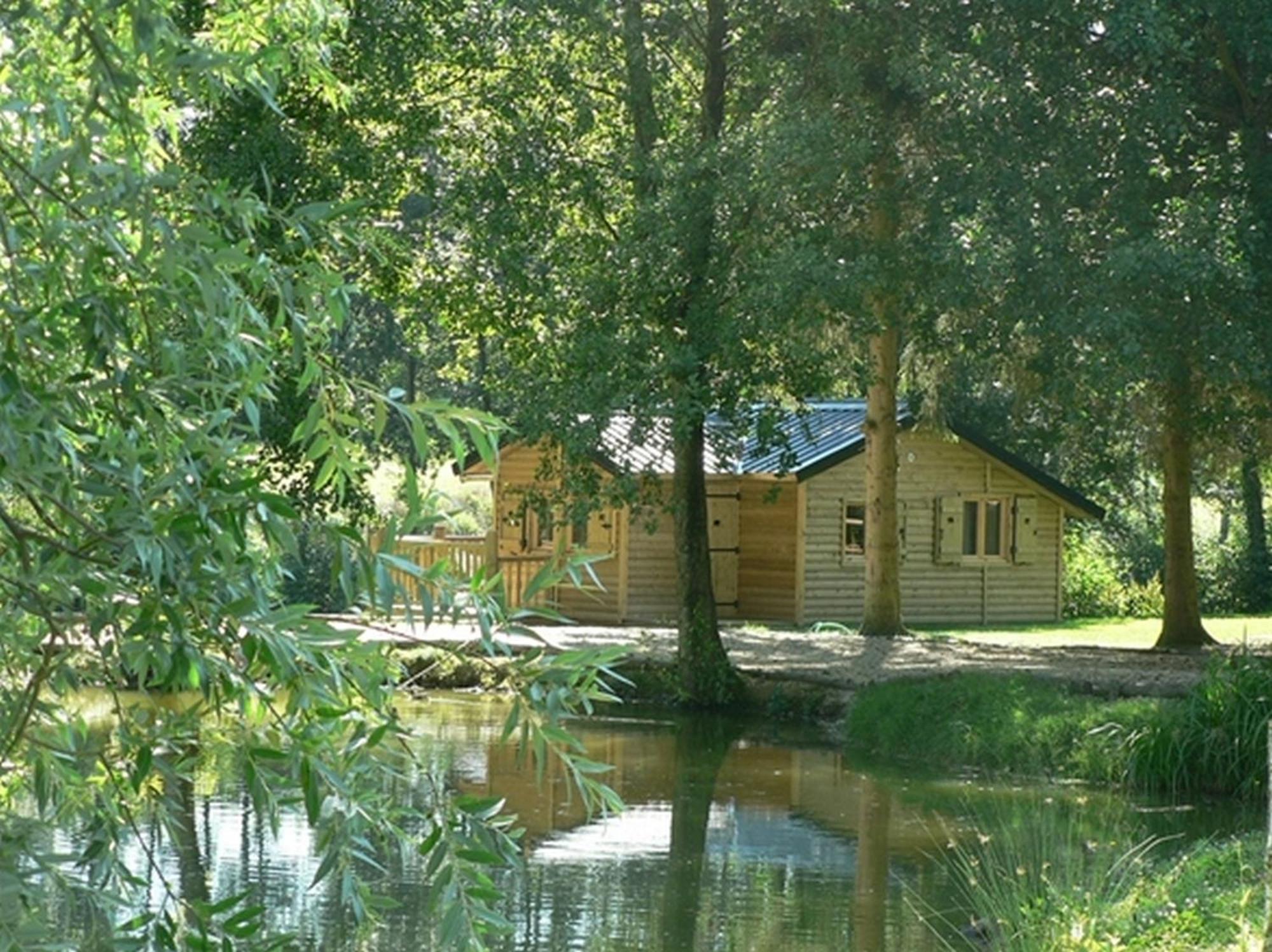 Etangs Du Moulin Hotel Suzy Eksteriør billede