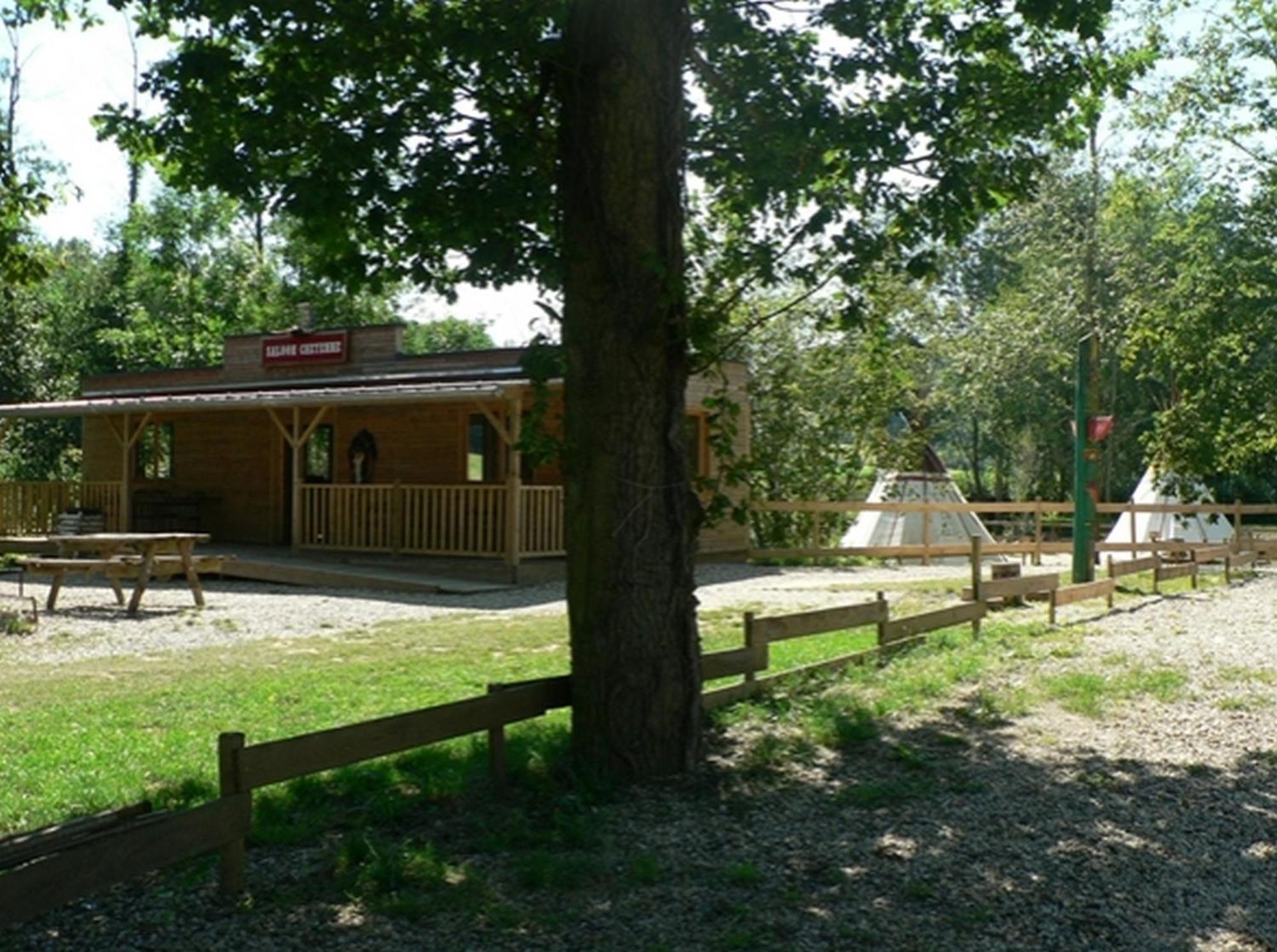 Etangs Du Moulin Hotel Suzy Eksteriør billede